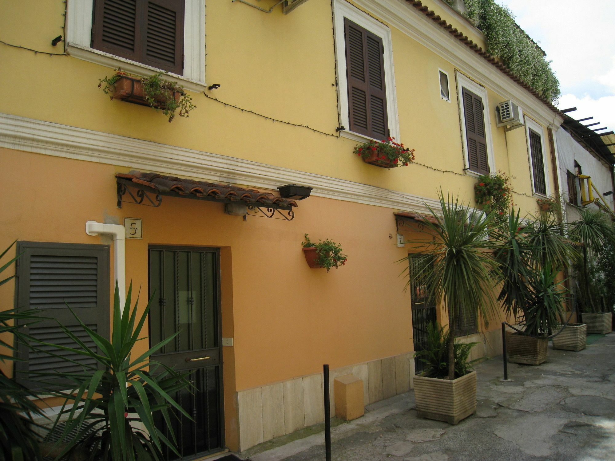 Residenza Camilla Hotel Roma Exterior foto